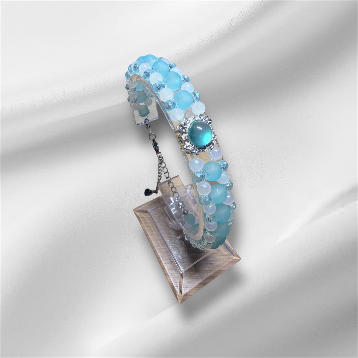 Perlenarmband blau mit Stein