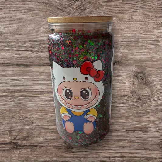 Glitzerbecher mit niedlichen Motiv